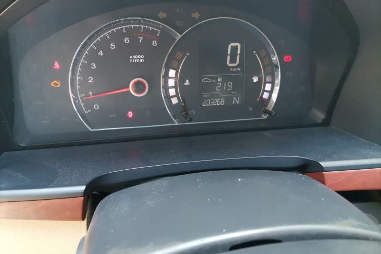 Used Roewe 350 2013 350C 1.5L Automatic Xunyue Edition Odometer Close Up