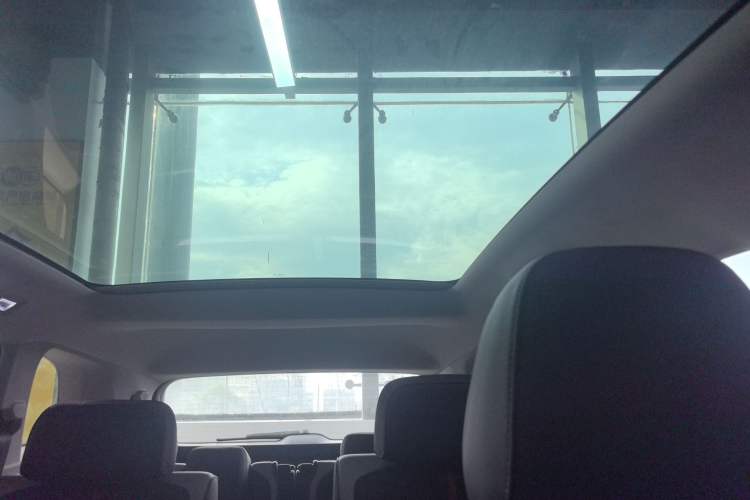 Used Volkswagen ID.6 CROZZ 2022 Long-Range PRO Edition Headliner