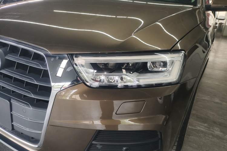 Used Audi Q3 2018 30th Anniversary Edition 30 TFSI Fashion Model Left Front Headlight