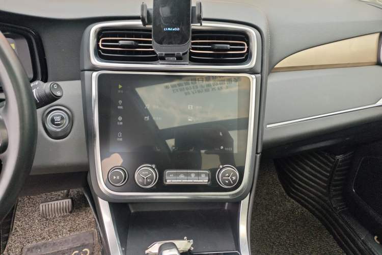 Used Lynk & Co 01 2018 2.0T Two-Wheel-Drive + Version Audio And AC Panel