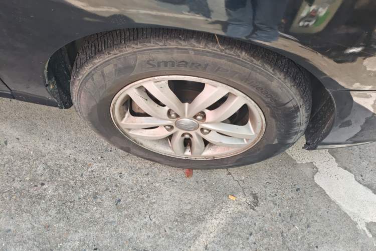 Used Hyundai Celesta 2011 1.6L Automatic Luxury Version Right Front Wheel Hub