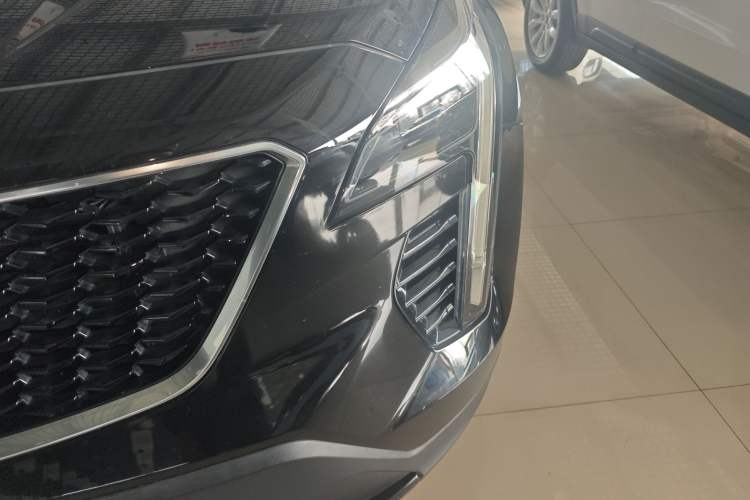 Used Cadillac XT4 2018 28T 4x4 Leading Sport Model
