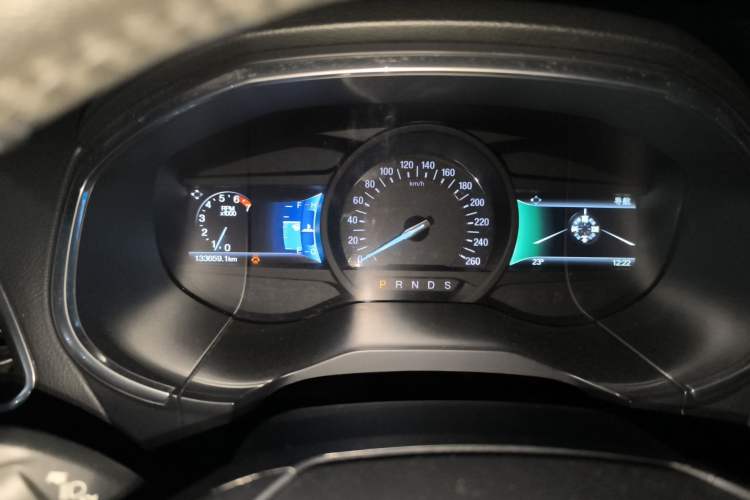 Used Ford Edge 2016 EcoBoost 245 Four-Wheel Drive Titanium Edition 7-Seater Instrument Cluster