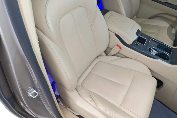 Used Buick GL8 2023 ES Lu Zun Deluxe Model
