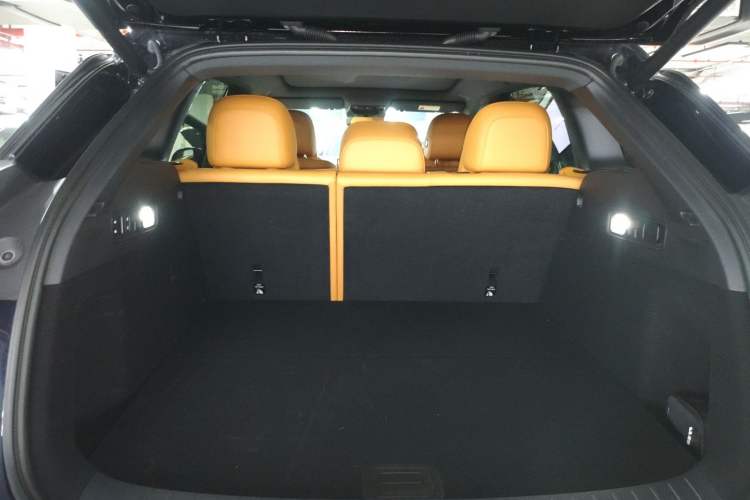 Used Li Auto i6 2025 Model Two-Wheel-Drive Standard Type