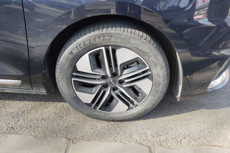 Used JAC Refine RF8 PHEV 2024 Zhiling Edition 1.5T 150KM Flagship Model – Lithium Iron Phosphate
