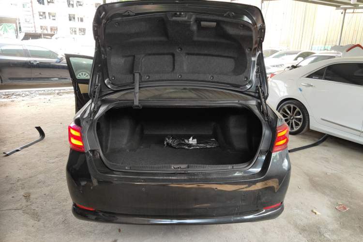 Used Toyota Crown 2015 2.0T Fashion Edition Trunk