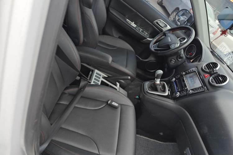 Used Haval H6 2016 Upgraded Model 1.5T Manual Two-Wheel Drive Elite Version