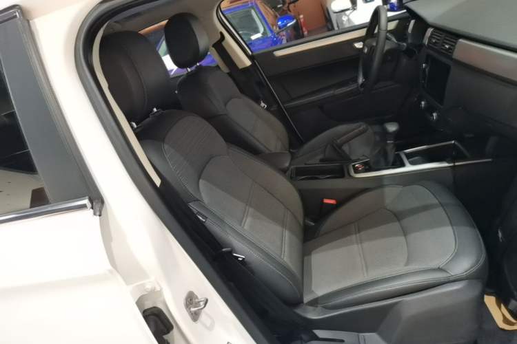 Used Qoros 3 2016 Urban SUV 1.6T Automatic Zhiyue Model