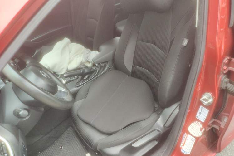 Used Mazda 3 Axela 2016 Sedan 1.5L Automatic Luxury Model