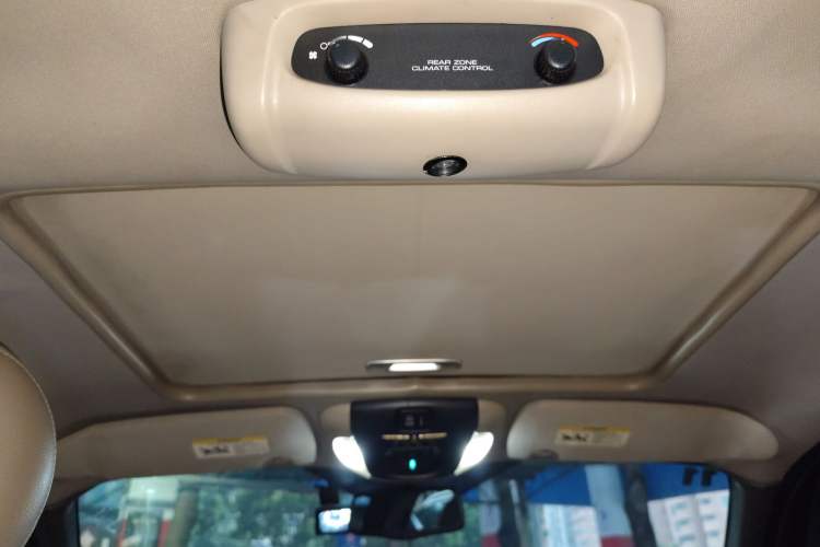 Used Chrysler Grand Voyager 2007 3.3L Business Edition Headliner