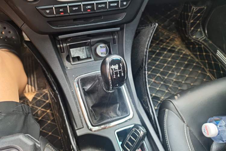 Used Geely Auto Emgrand 2017 Sedan Million Edition 1.5L Manual - Upward Version Gear Lever