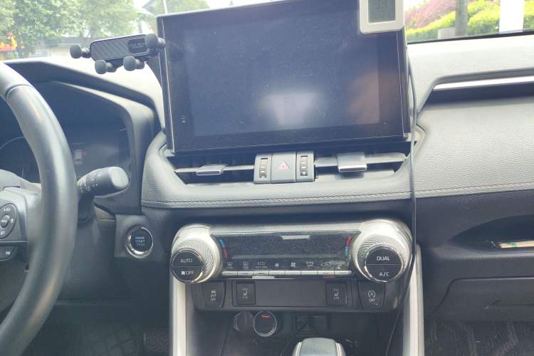 Used Toyota RAV4 2022 2.0L CVT Two-Wheel Drive Fashion Plus Edition Audio And AC Panel