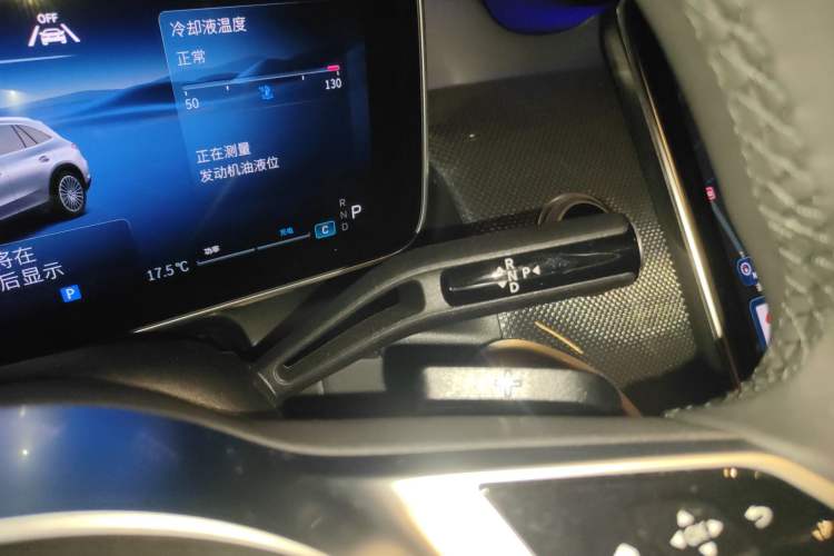 Used Mercedes-Benz GLC 2025 GLC 260 L 4MATIC Dynamic Edition Gear Lever