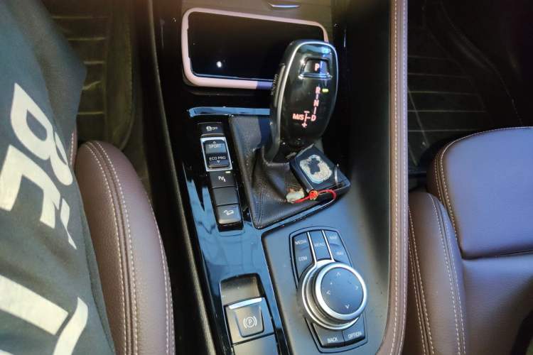 Used BMW X1 2020 xDrive25Li Luxury Edition Gear Lever