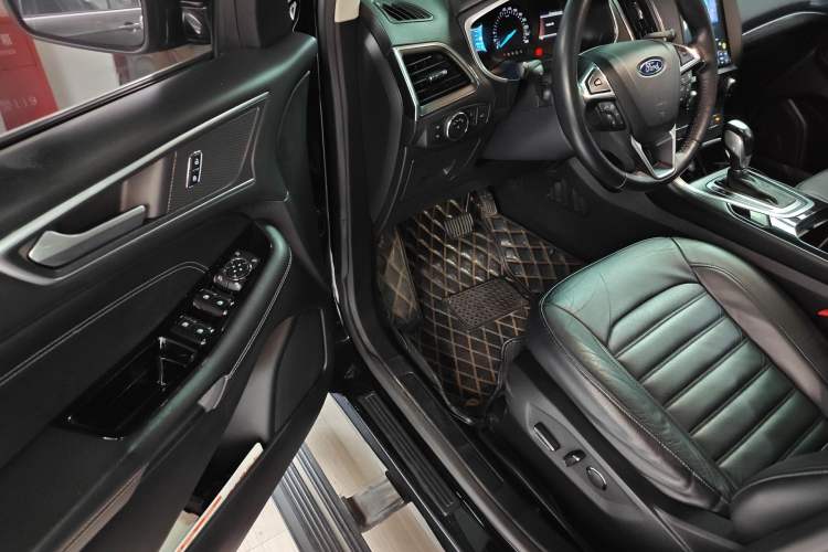 Used Ford Edge 2018 EcoBoost 245 Two-Wheel-Drive Titanium 7-Seater China V Standard