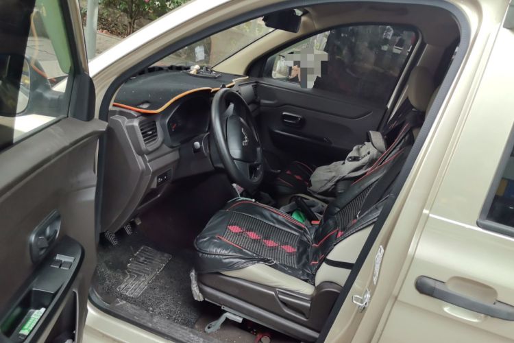 Used Wuling Hongguang V 2019 1.5L Jingqu Version China VI LAR
