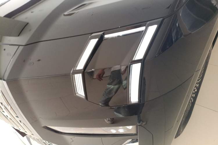 Used Zeekr 009 2024 Six-Seat Executive Version 4WD 108 kWh Left Front Headlight