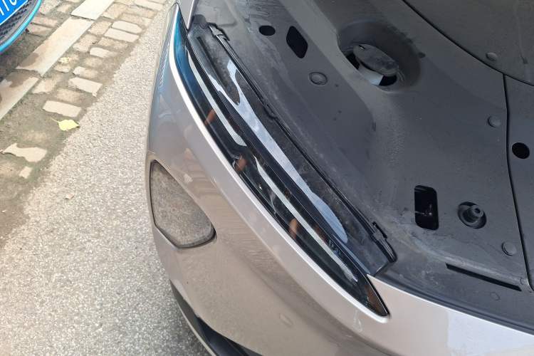 Used Nio ES8 2023 75 kWh Right Front Headlight