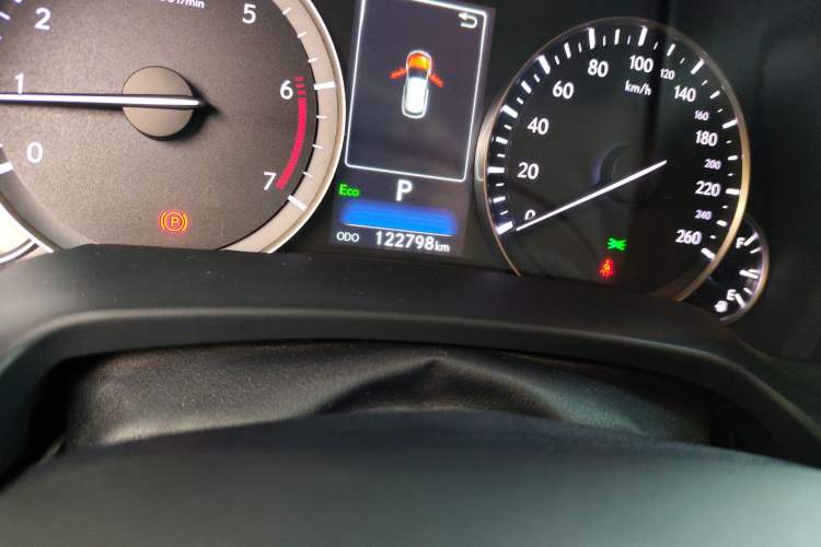 Used Lexus RX 2020 Revised Version 300 Two-Wheel Drive Elite Edition Odometer Close Up