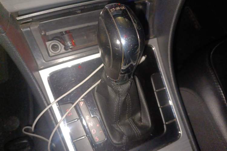 Used Volkswagen Passat 2011 1.8 TSI DSG Prestige Edition Gear Lever