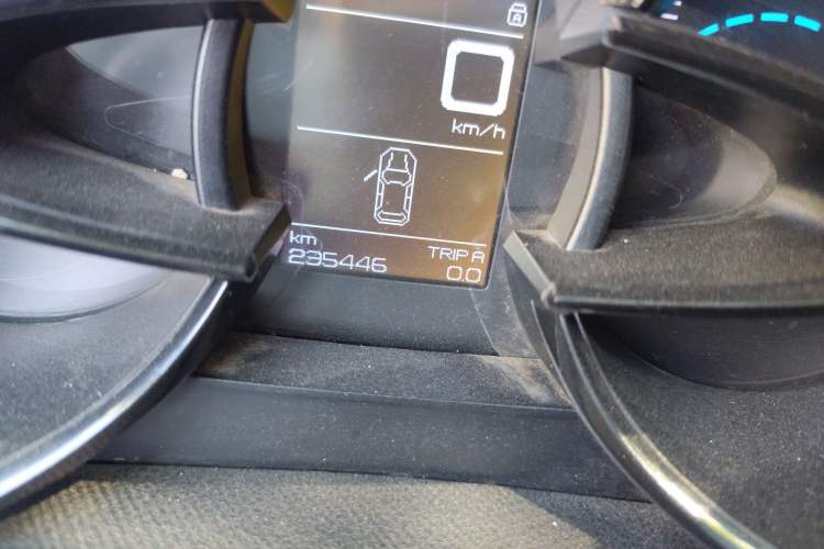 Used Dongfeng Aeolus AX7 2016 1.4T Manual Zhuyue Model Odometer Close Up