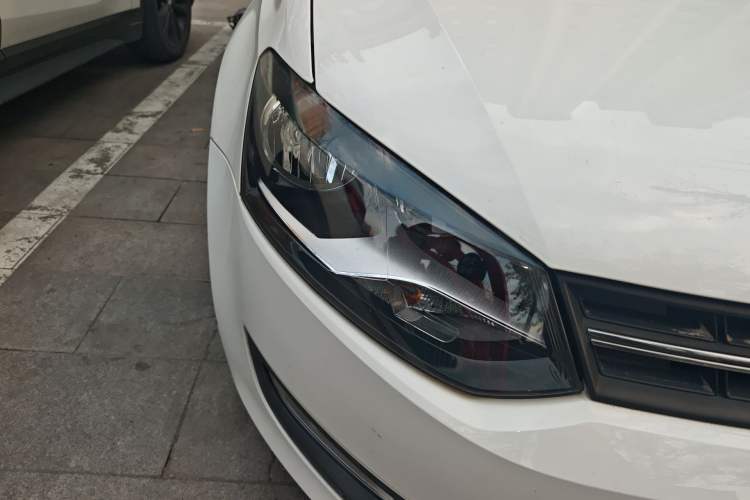 Used Volkswagen Polo 2013 1.4L Manual Comfort Edition Right Front Headlight