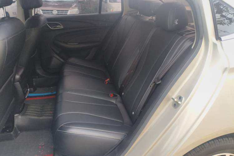 Used Roewe i5 2020 1.5L Automatic 4G Connect Luxury Flagship Edition Left Rear Seat