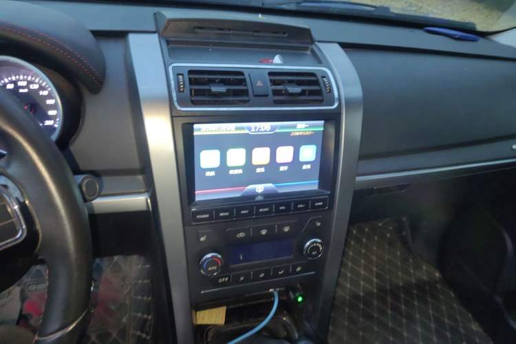 Used Huanghai N3 2018 2.4T Manual Two-Wheel Drive Prestige Edition 4K22D4T
