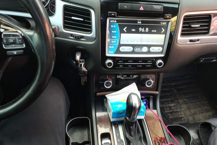 Used Volkswagen Touareg 2015 3.0 TDI Diesel Standard Model Audio And AC Panel