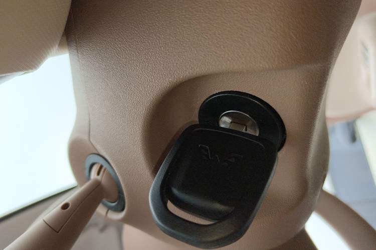 Used Wuling Hongguang MINIEV 2025 Four-Door Version Advanced Edition Vehicle Key