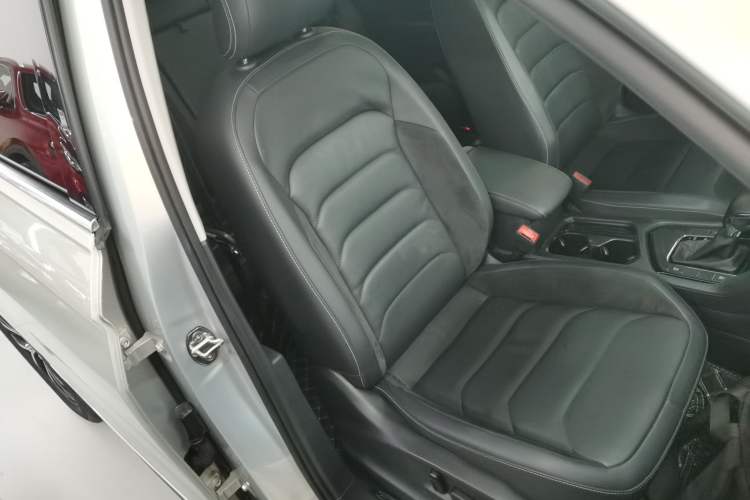 Used Volkswagen Tiguan L 2017 330TSI Automatic Two-Wheel Drive Luxury Edition