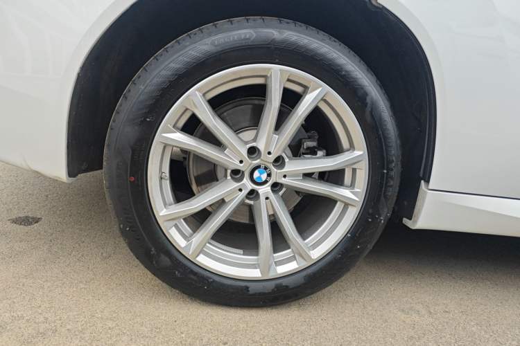 Used BMW X3 2025 xDrive25L Luxury Package Exterior 5