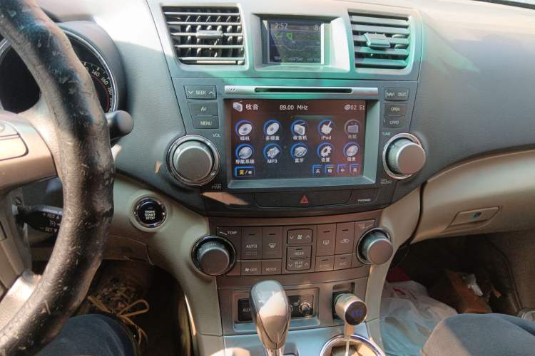 Used Toyota Highlander 2012 2.7L Two-Wheel Drive 7-Seater Luxury Navigation Edition