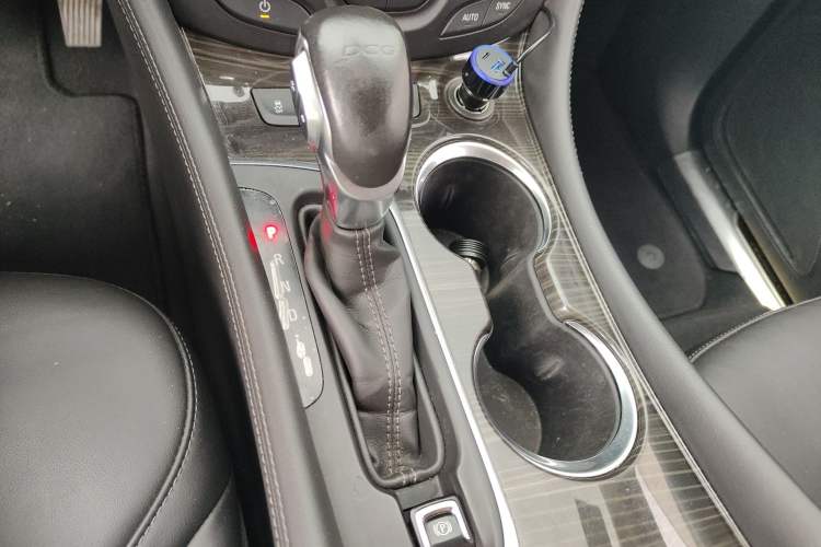 Used Buick Envision 2018 20T Two-Wheel-Drive Elite Model Gear Lever