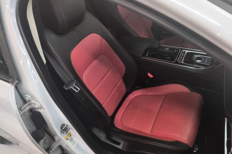 Used Jaguar XE 2018 2.0T 300 PS All-Wheel-Drive R-Sport Sport Edition