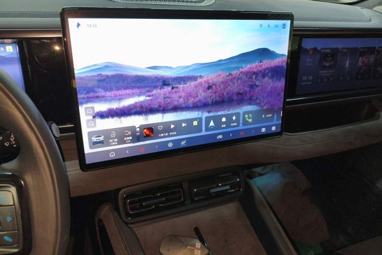 Used Formula Leopard 5 2023 Cloud Ride Flagship Edition
