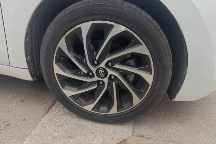 Used Hyundai Elantra (6th Generation / Lingdong) 2019 1.4T Dual-Clutch Xuan Dong · Dynamic Model