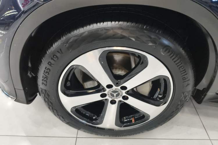 Used Mercedes-Benz GLC 2018 GLC 260 4MATIC Luxury Model Left Front Wheel Hub