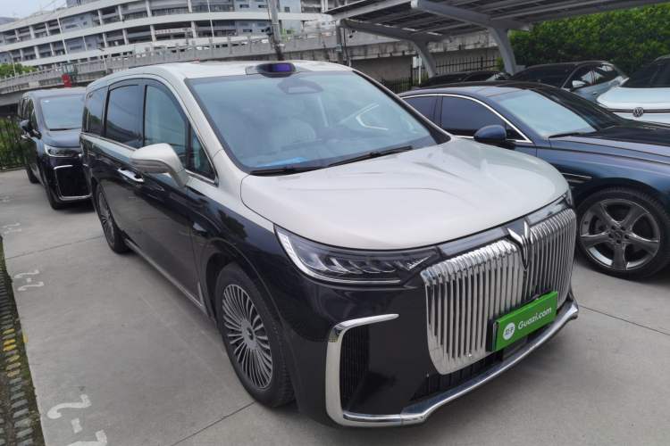 Used VOYAH Dream 2025 PHEV Four-Wheel-Drive Flagship Version – Qiankun Edition Front Right 45 Deg