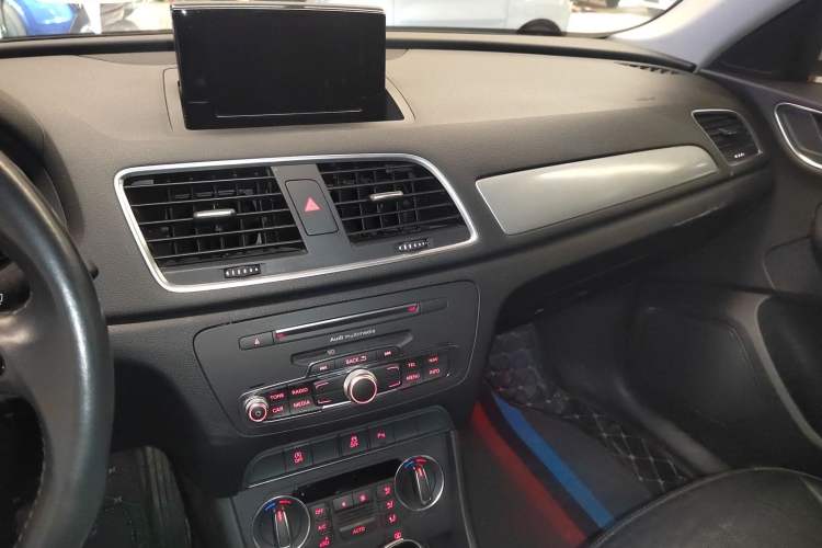 Used Audi Q3 2018 30th Anniversary Edition 30 TFSI Fashion Model
