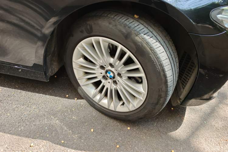 Used BMW 5 Series 2014 525Li Leading Model Right Front Wheel Hub
