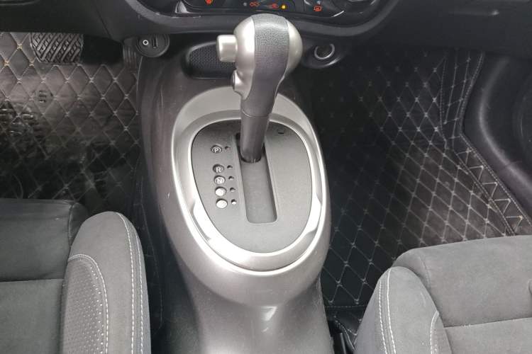 Used Infiniti ESQ 2014 1.6L Spontaneous Edition