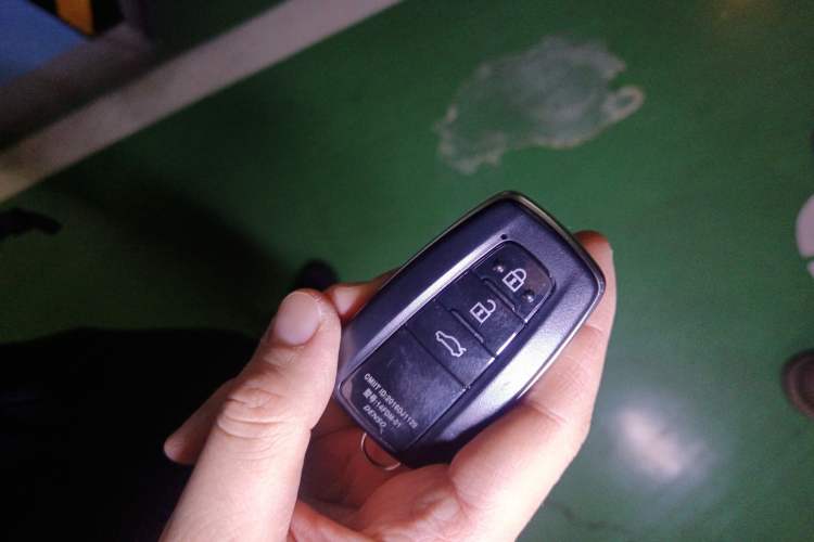 Used Toyota Camry 2023 2.0G Luxury Edition