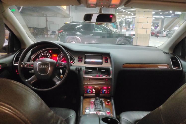 Used Audi Q7 2011 3.0 TFSI Technology (200kW) Center Console