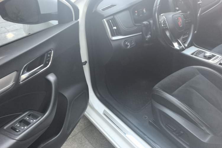 Used Roewe i6 New Energy 2017 45T Hybrid Connective Smart Luxury Edition
