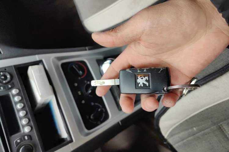 Used Peugeot 307 2010 Sedan 1.6L Automatic Comfort Edition Vehicle Key