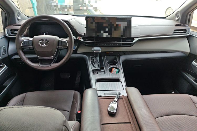 Used Toyota Granvia 2023 2.5L Hybrid Flagship VIP Edition