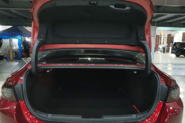 Used Mazda Mazda 3 Axela 2025 Model, 1.5L Manual, Quality Beauty Edition