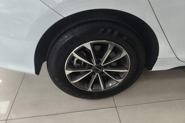 Used BYD Destroyer 05 2024 HONOR Edition DM-i 55KM Luxury Model Right Rear Wheel Hub